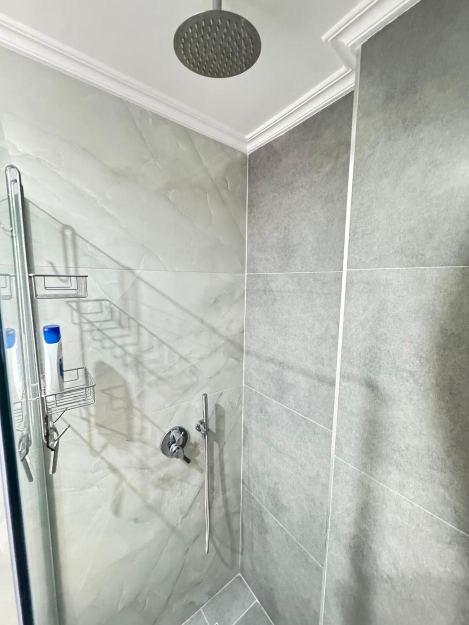 Sun&Sea Apartment Saranda Bagian luar foto