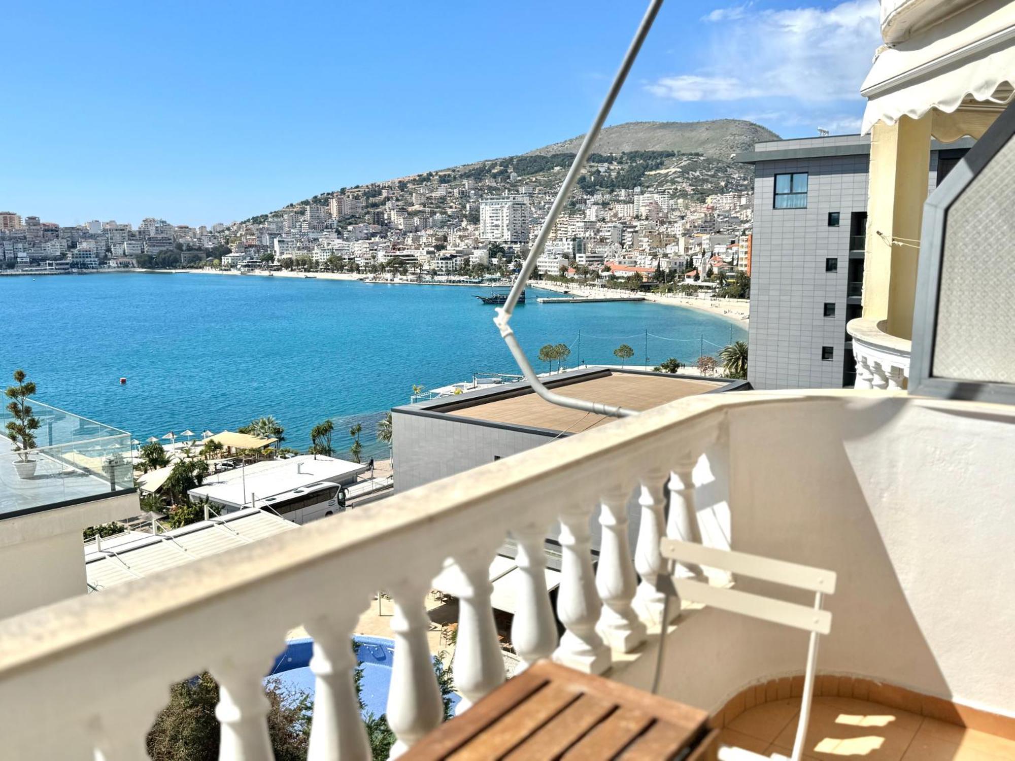 Sun&Sea Apartment Saranda Bagian luar foto