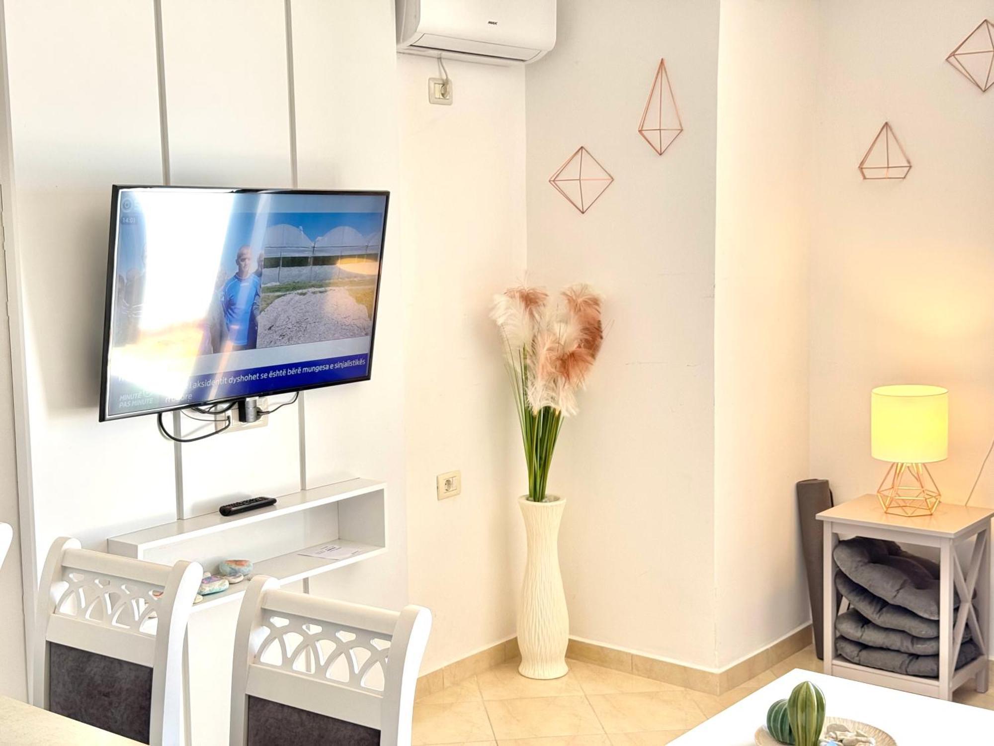 Sun&Sea Apartment Saranda Bagian luar foto